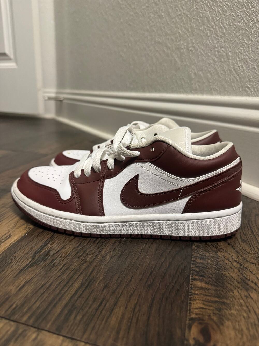 Nike Air Jordan 1 Low Women’s Size 8.5 White Burgundy Maroon Sneakers